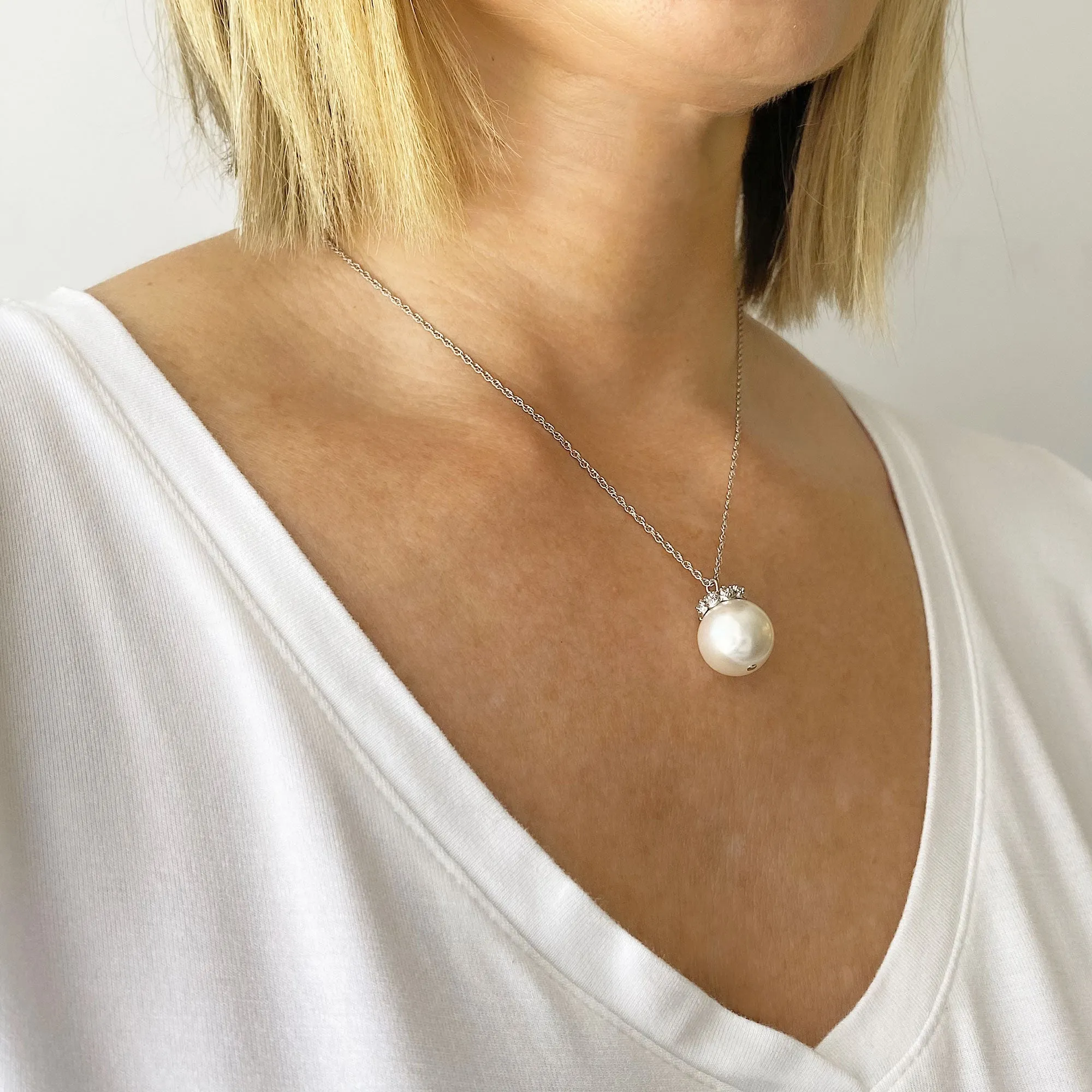 ABBOTT statement pearl pendant necklace