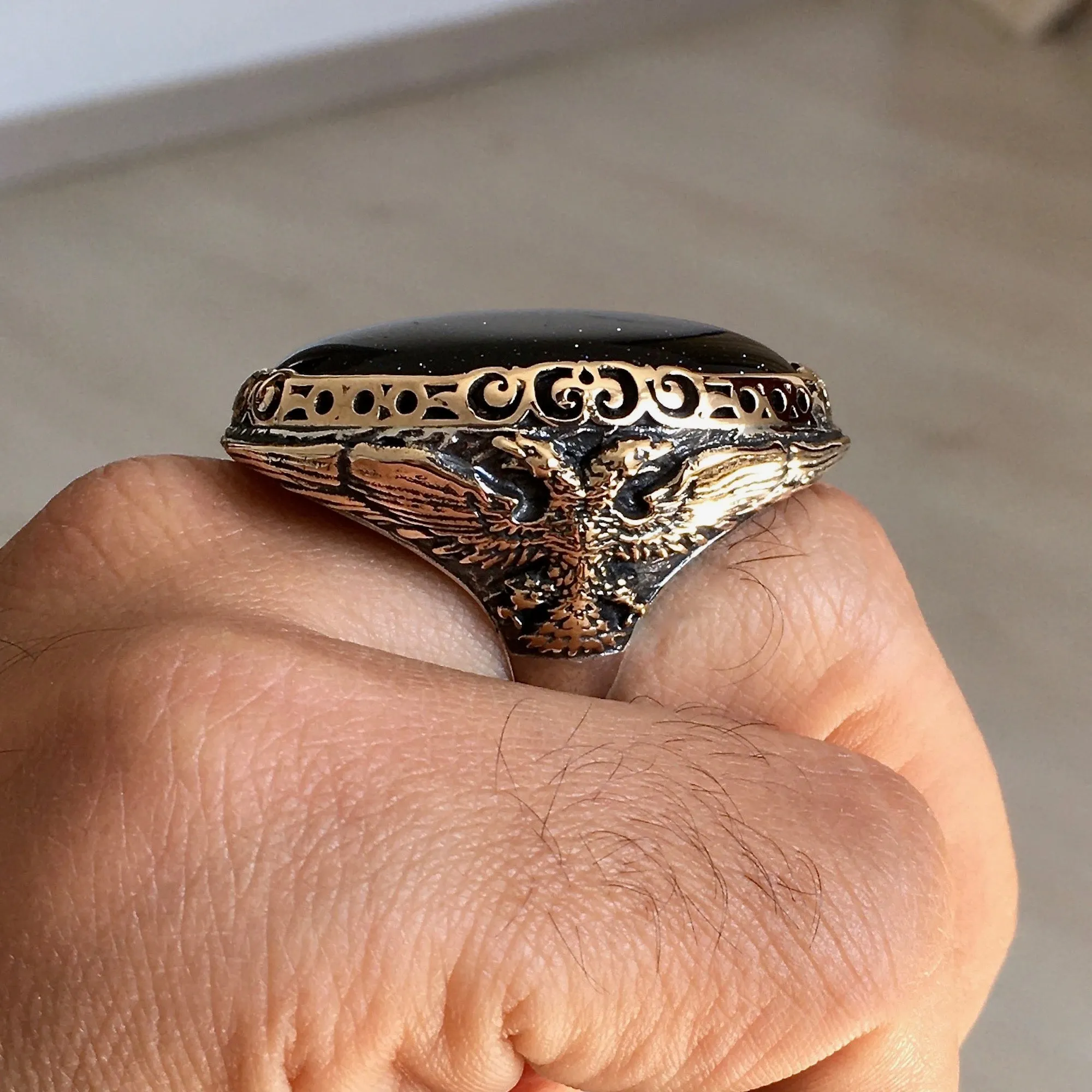 Sure! Here’s an optimized title for your e-commerce product: 

**Mens Aventurine Starstone Double-Headed Eagle Ring in 925 Sterling Silver – Bold and Unique Statement Piece**