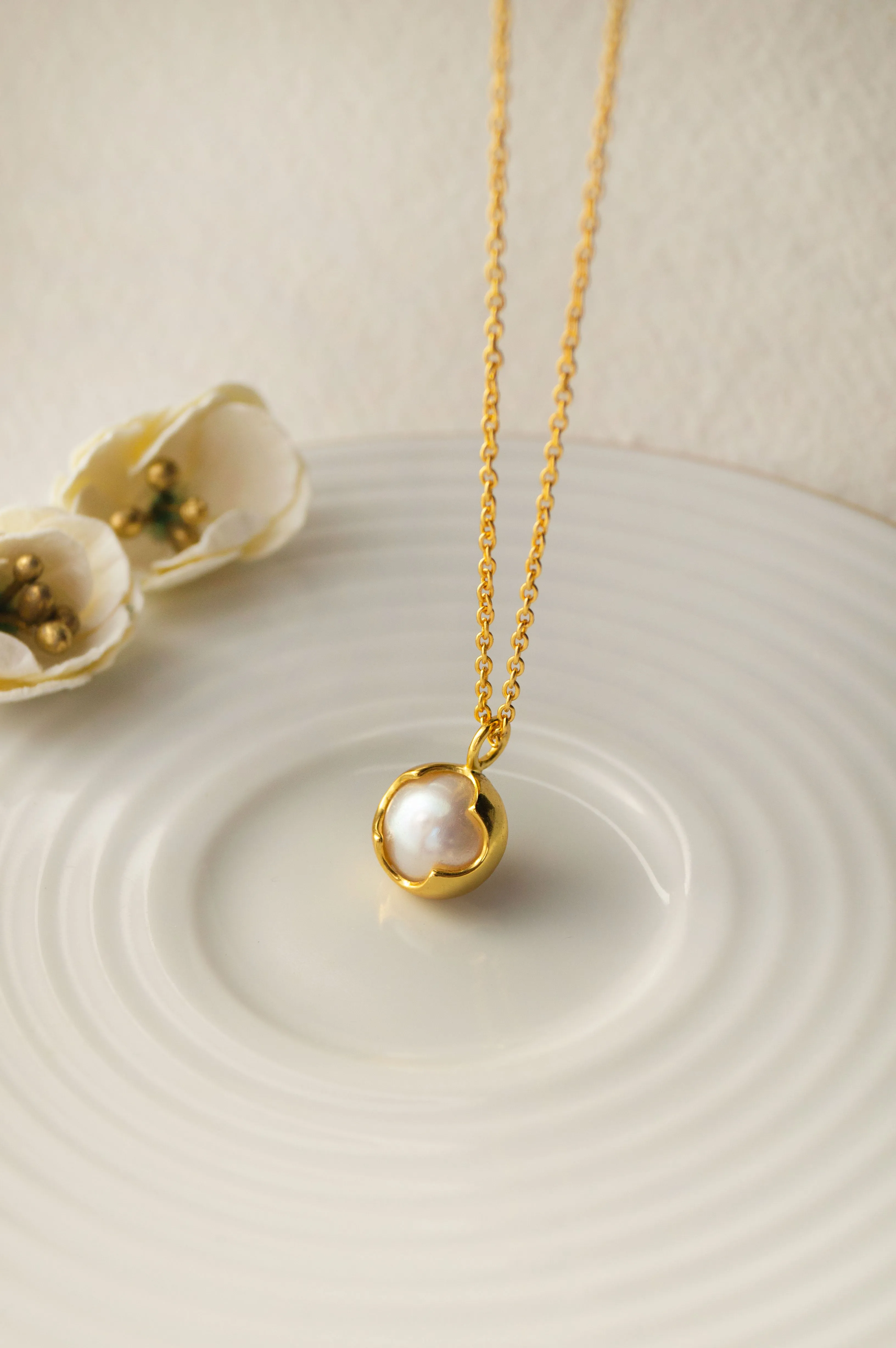 Clover Pearl Gold Plated Sterling Silver Pendant Chain Necklace