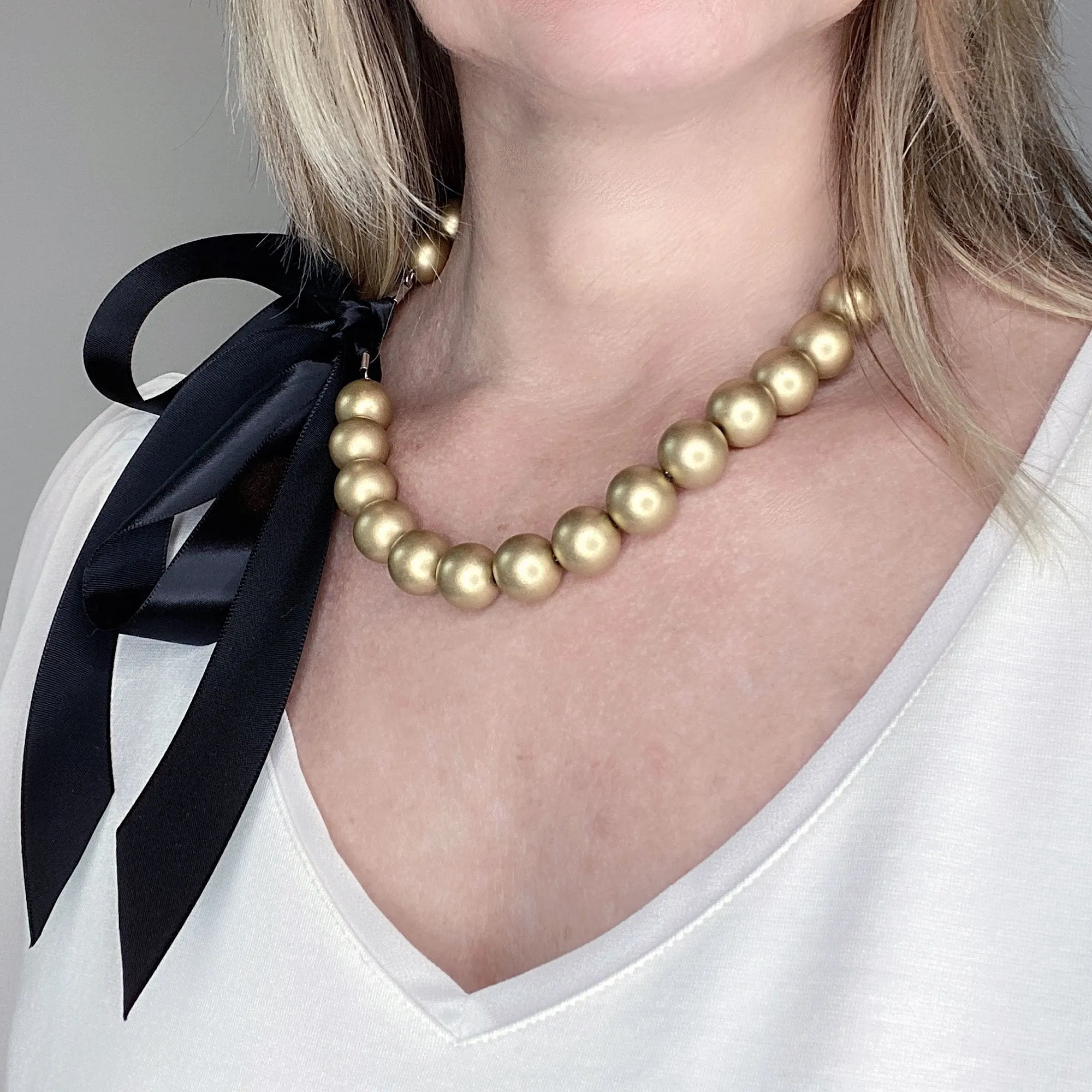 DARCY gold pearl necklace (more colours available)