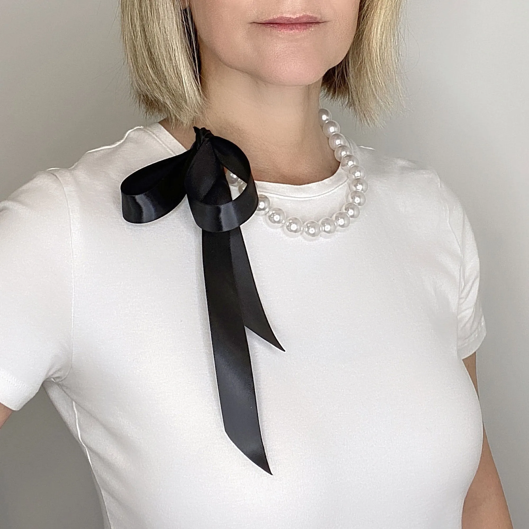 DOTTY black ribbon pearl necklace