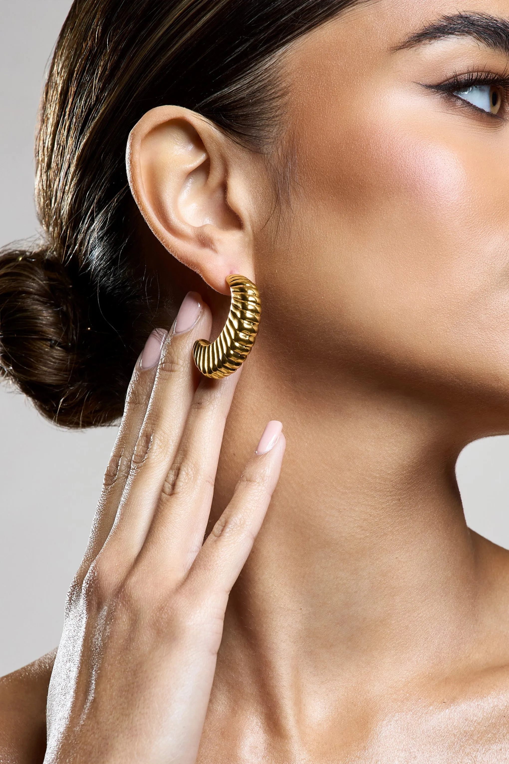 Eclat | Gold Ribbed Dangle Earrings