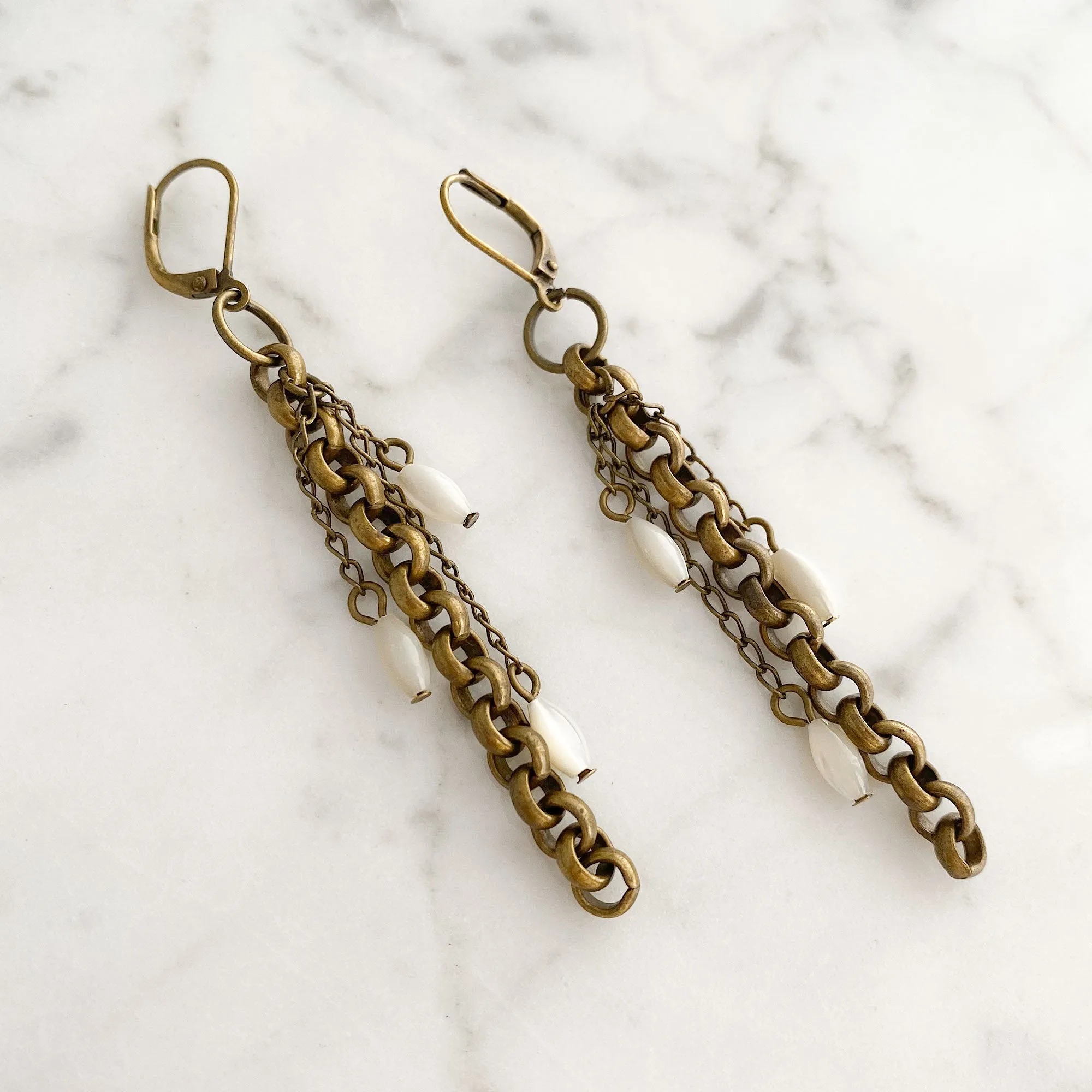 FAIRFIELD brass chain rice pearl earrings