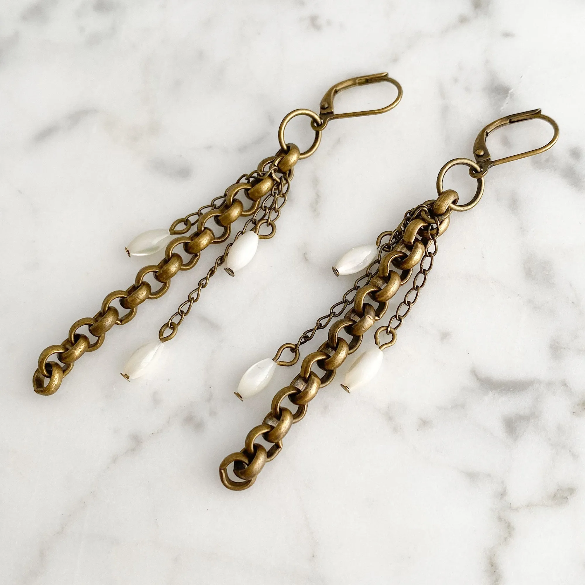 FAIRFIELD brass chain rice pearl earrings