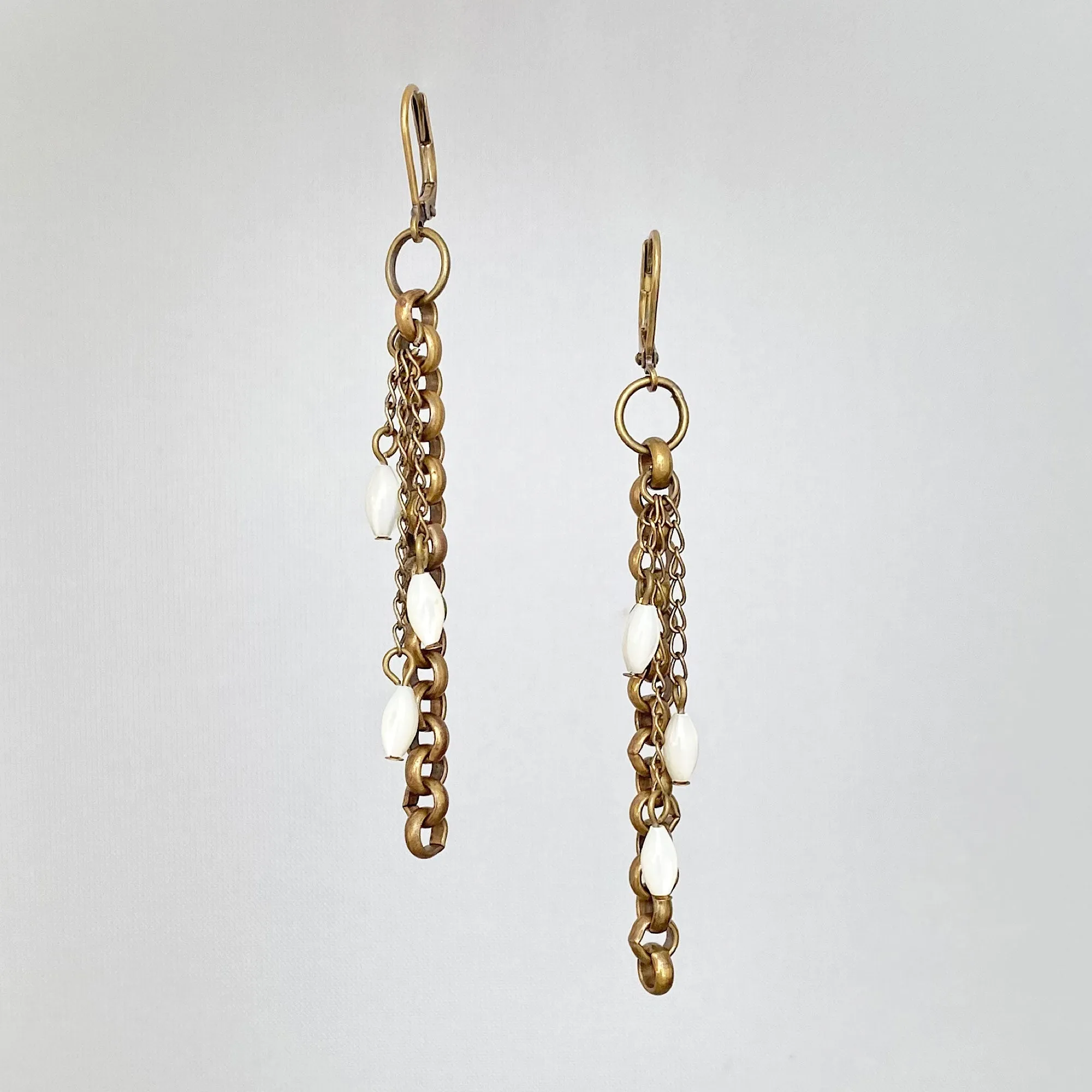 FAIRFIELD brass chain rice pearl earrings