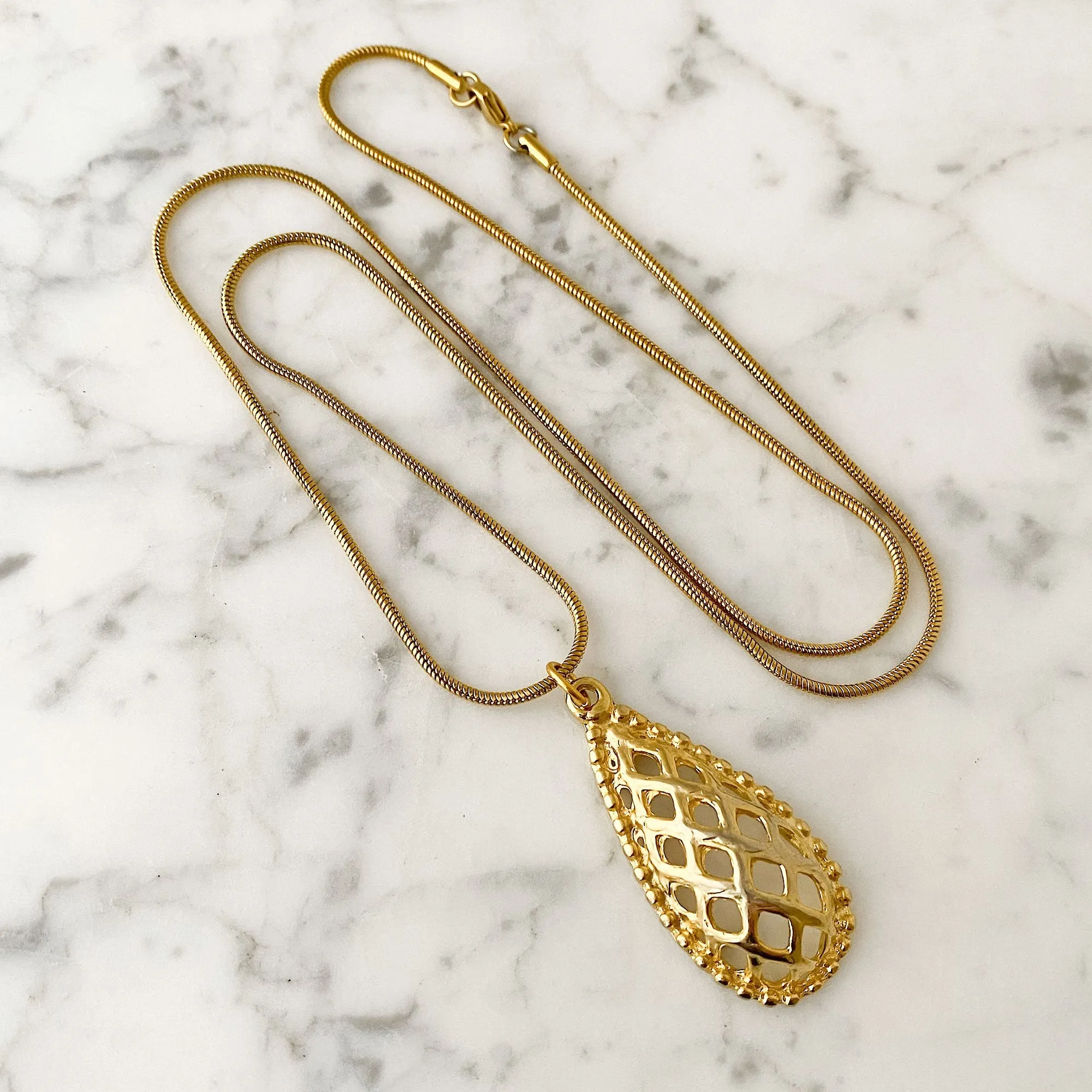 JEFFRY vintage gold lattice pendant