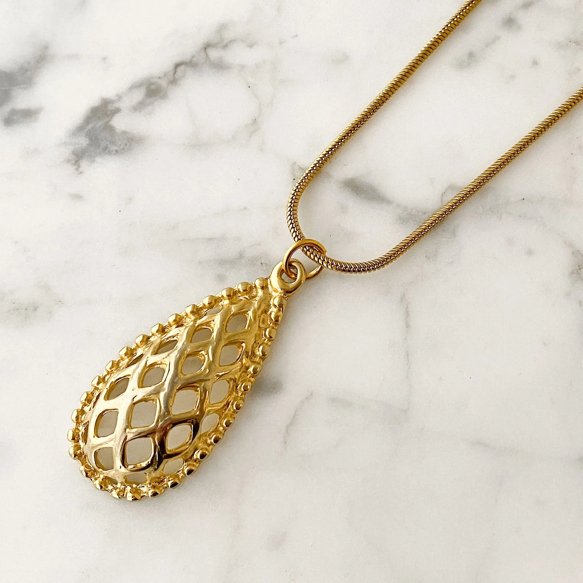 JEFFRY vintage gold lattice pendant