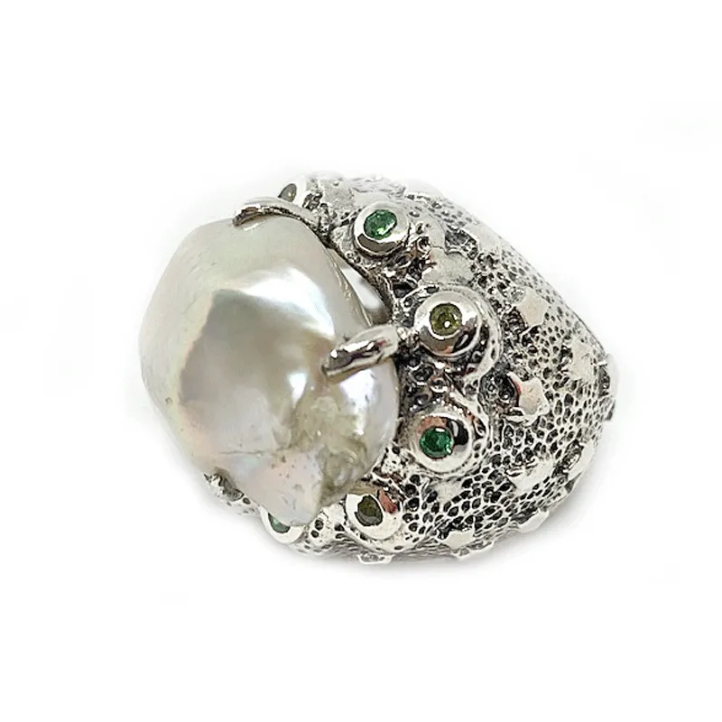 Mabe Pearl With Gemstone Ring