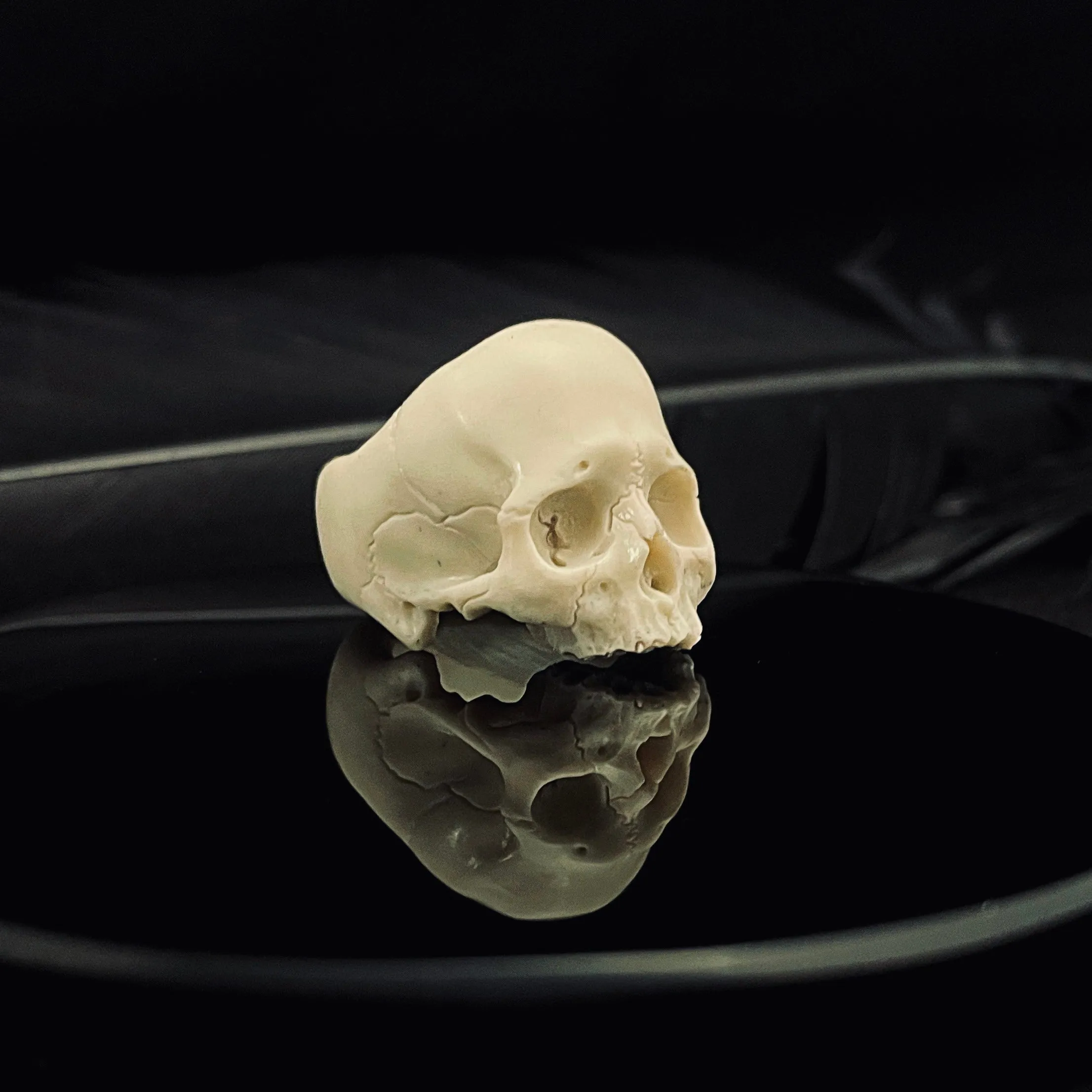 Marble Decay Skull Ring