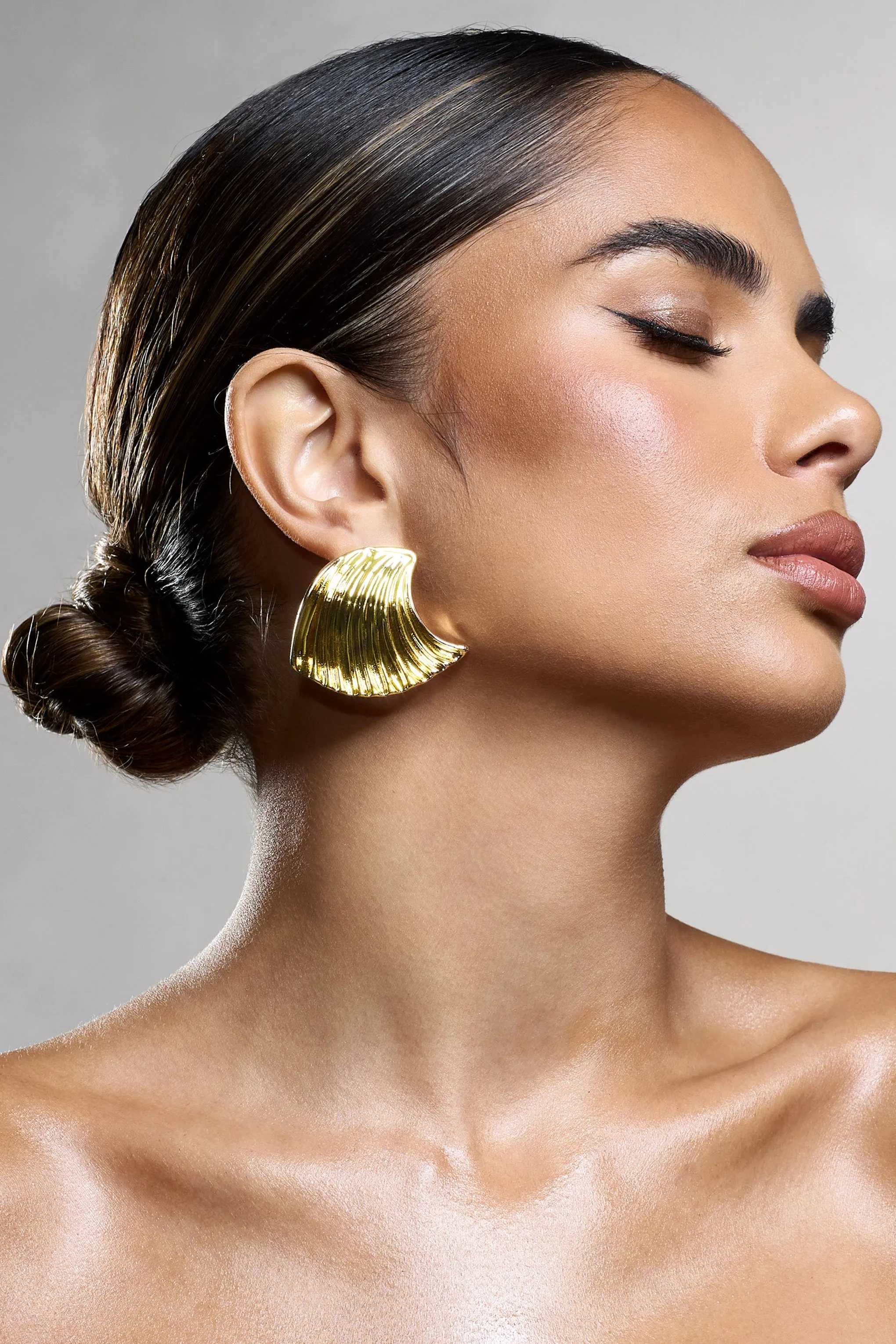 Marci | Gold Ribbed Statement Earrings