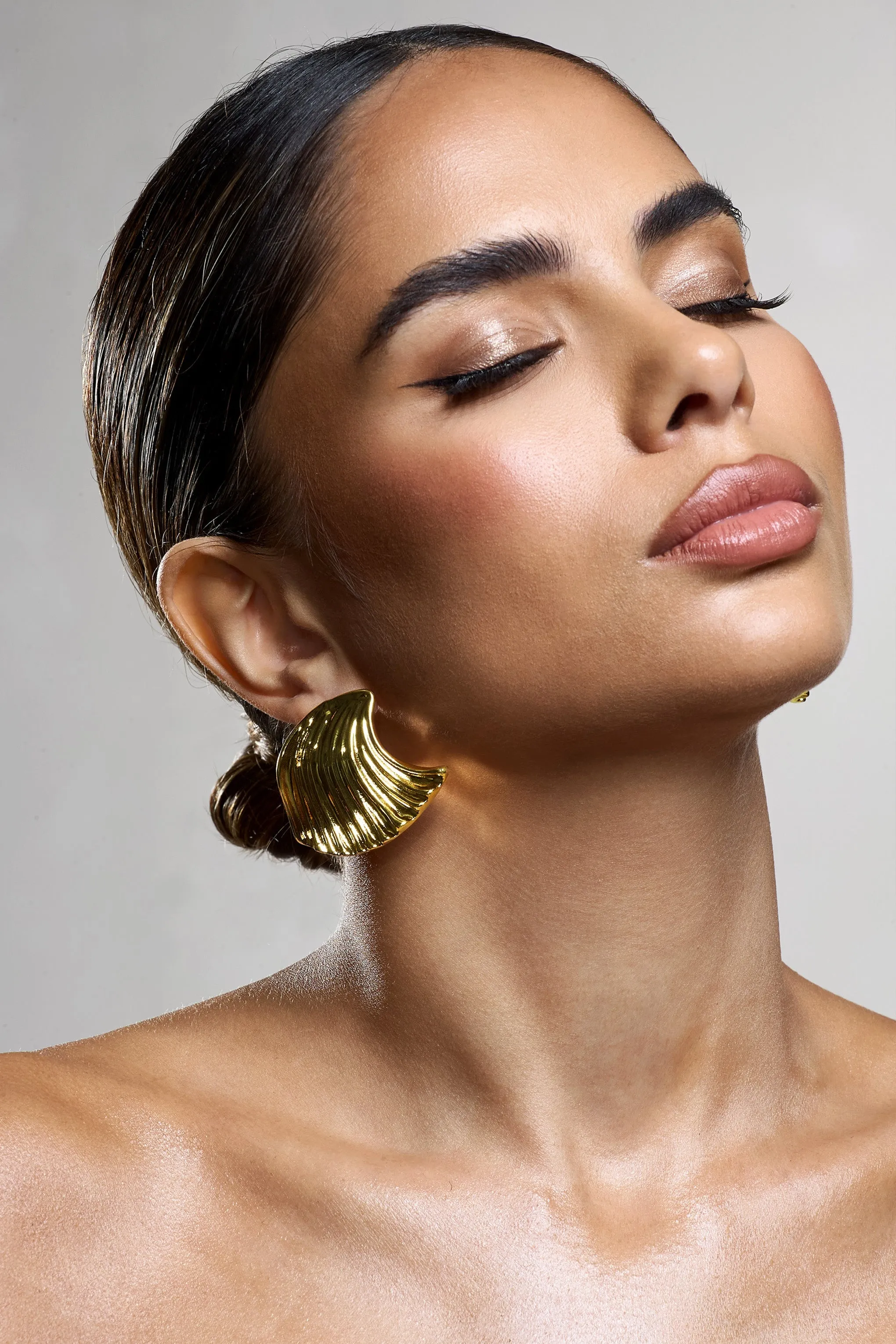 Marci | Gold Ribbed Statement Earrings