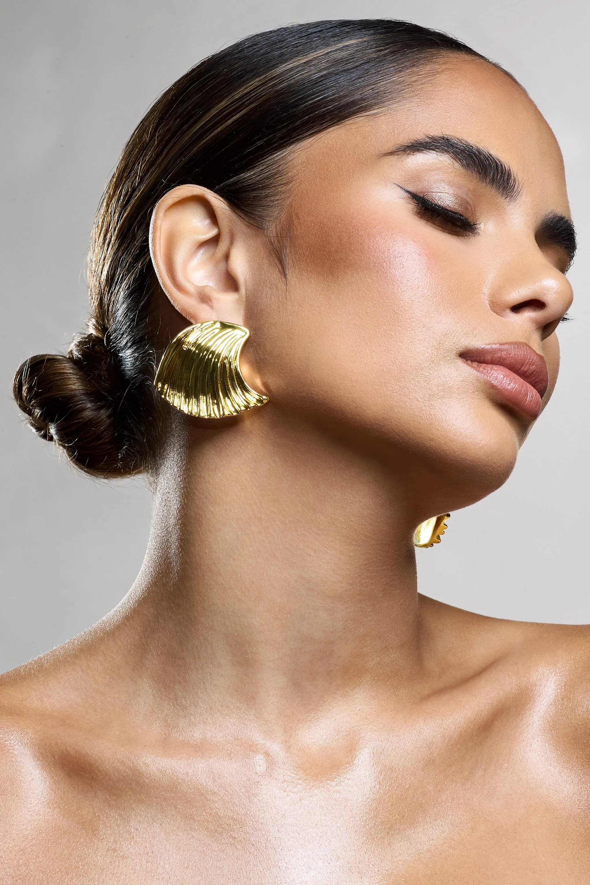 Marci | Gold Ribbed Statement Earrings