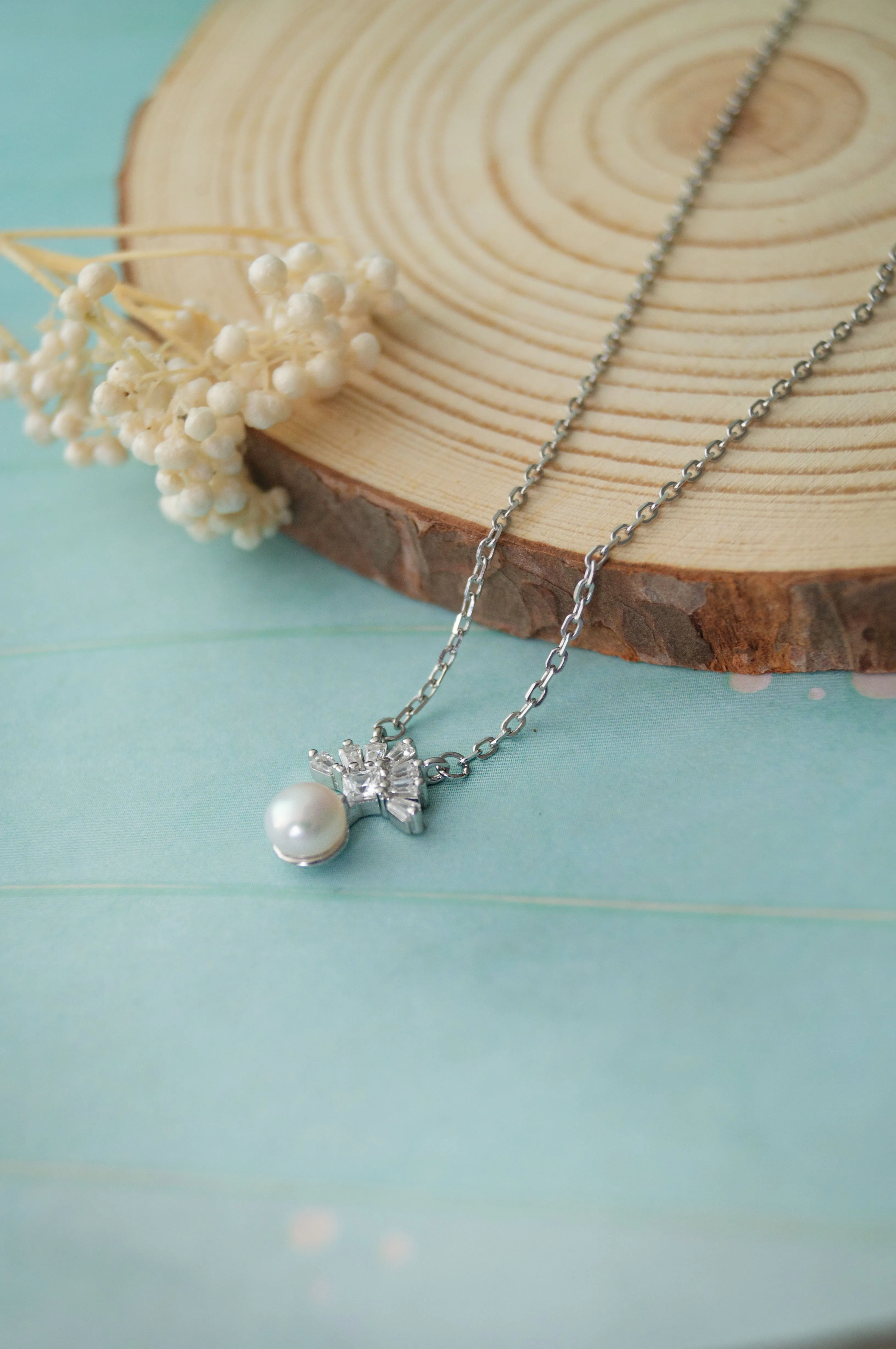 Pearly Fireworks Sterling Silver Chain Necklace