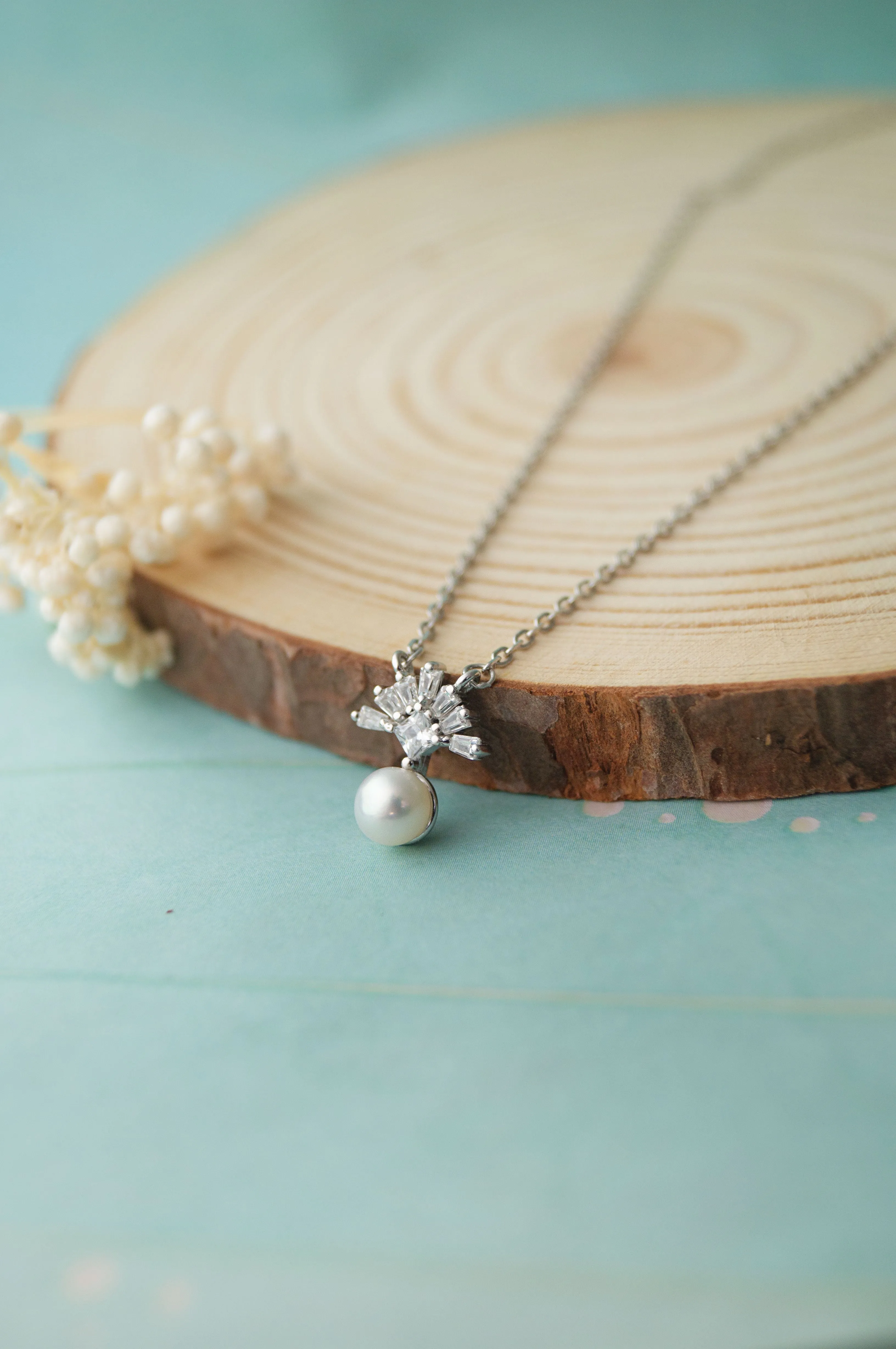 Pearly Fireworks Sterling Silver Chain Necklace