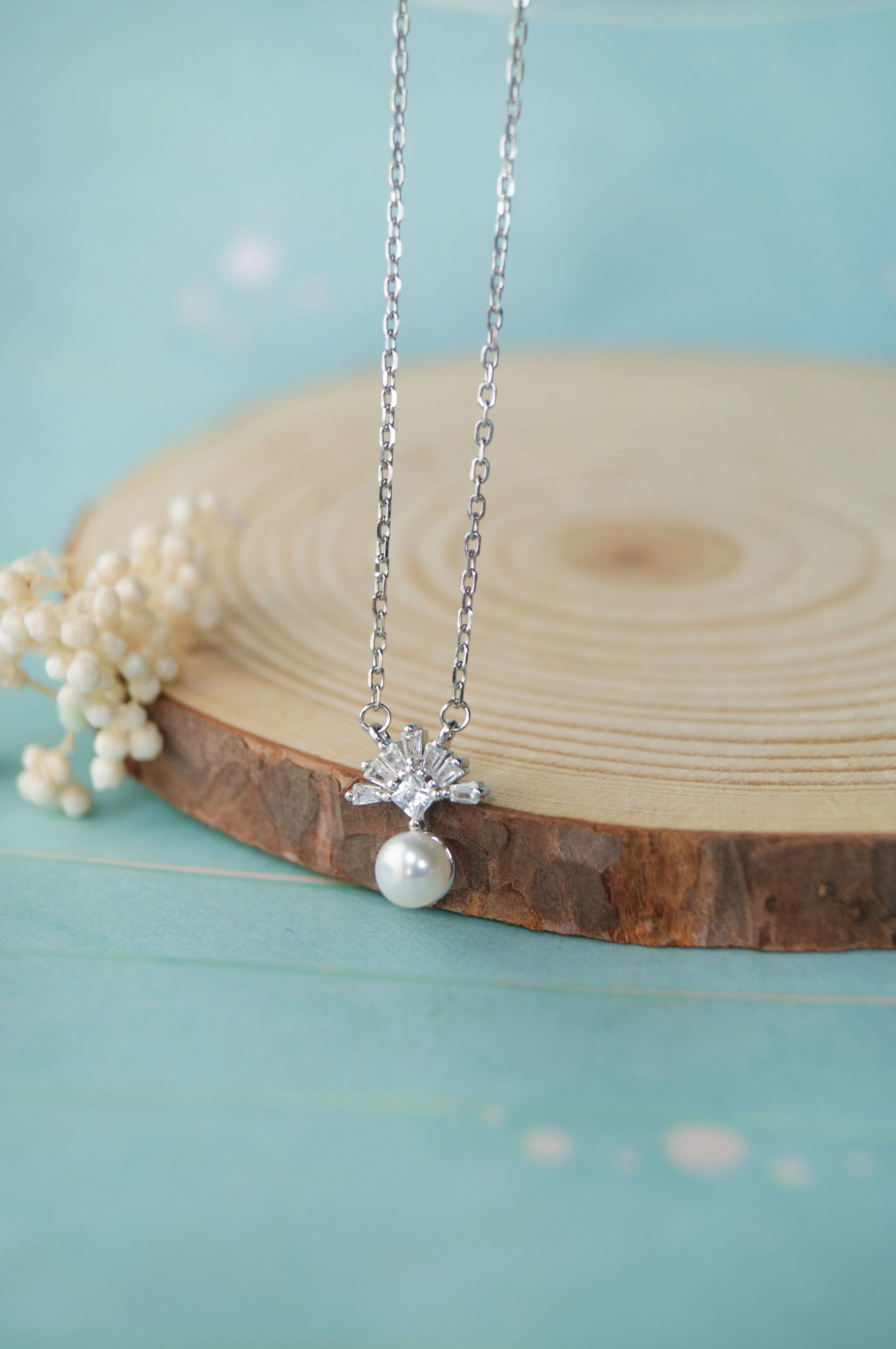 Pearly Fireworks Sterling Silver Chain Necklace