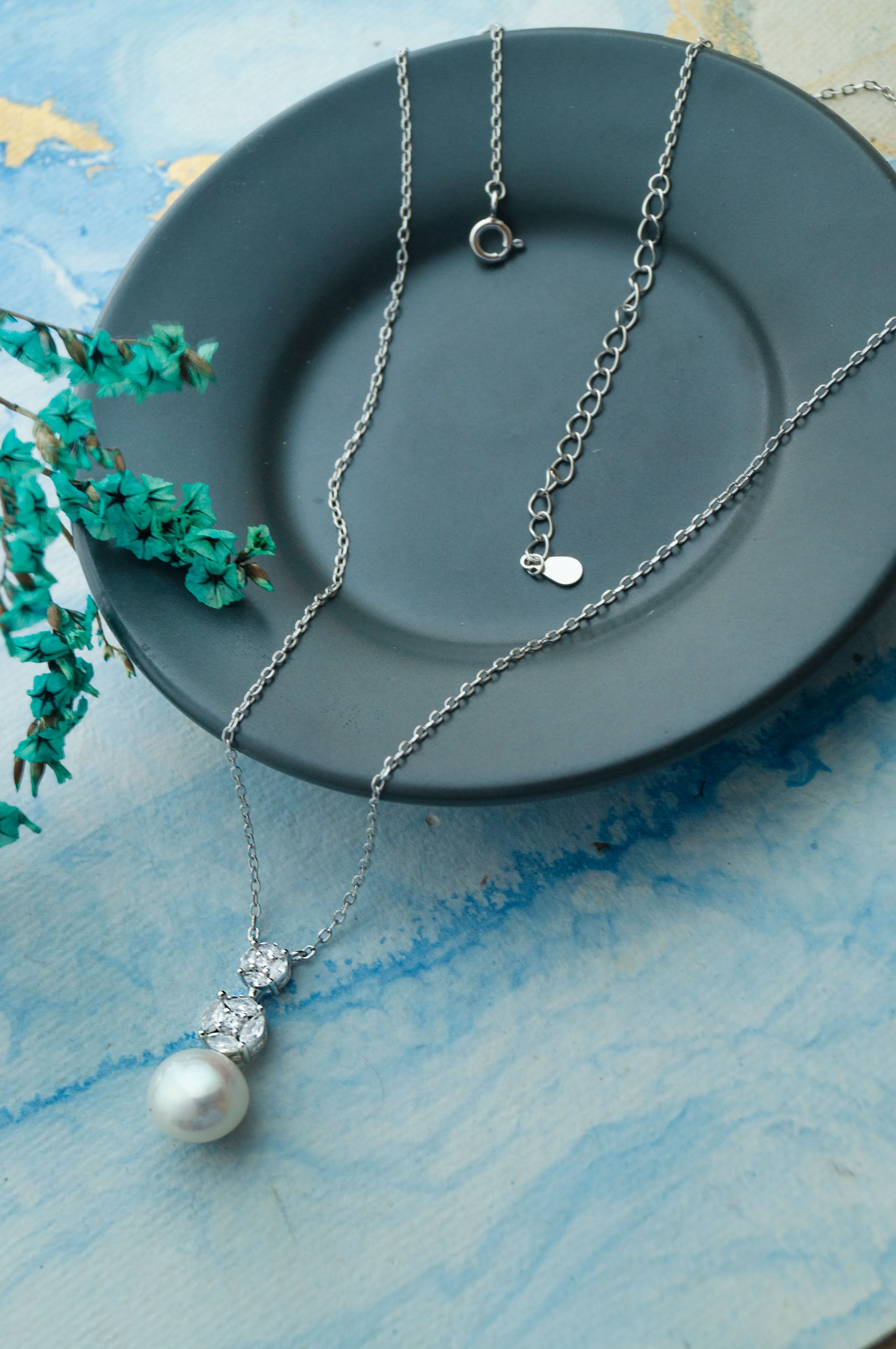 Stylish Pearly Cluster Sterling Silver Chain Necklace