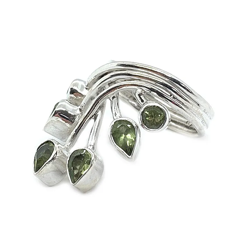 Teer Peridot Gemstone Gypsy Ring