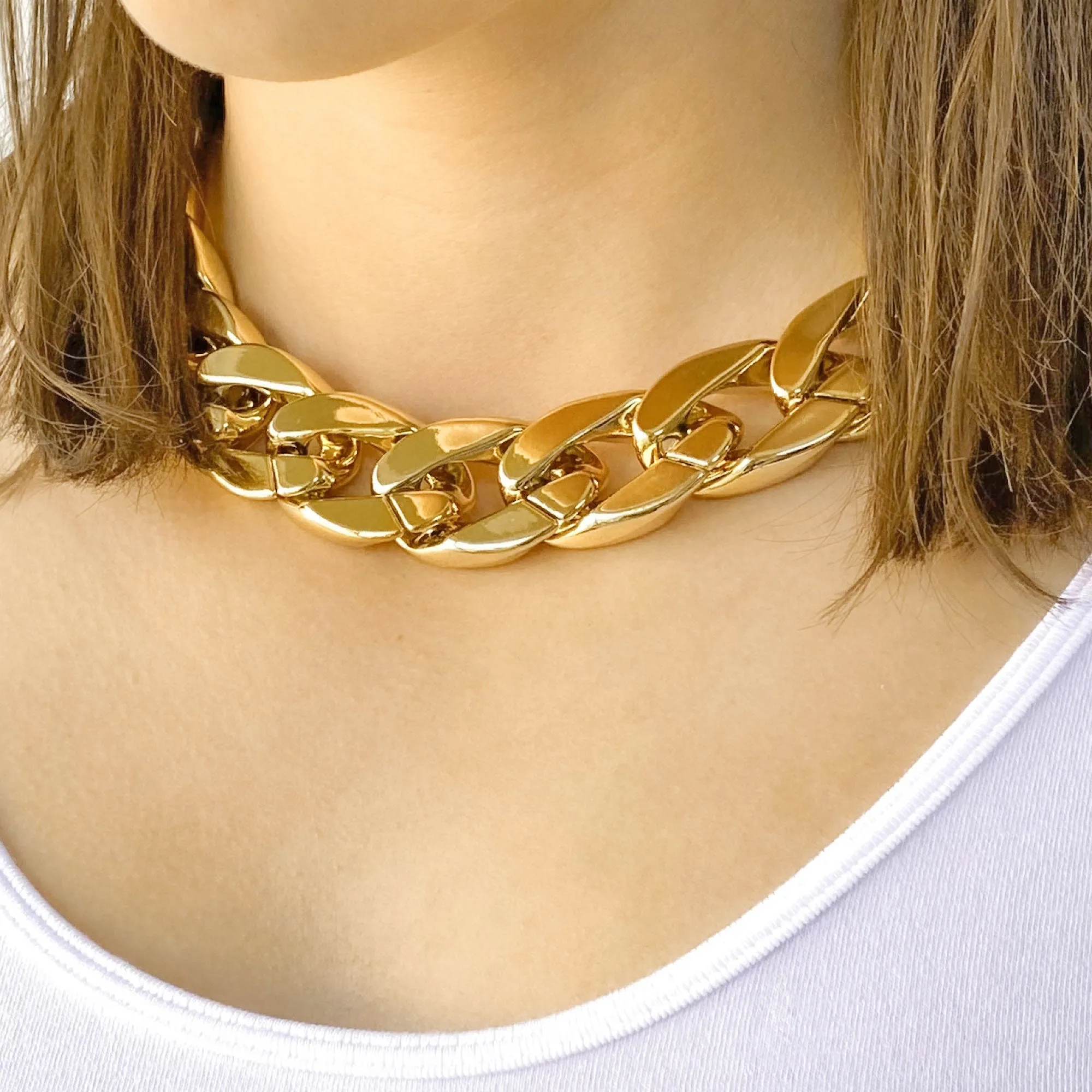 TYRA gold lightweight chunky chain necklace