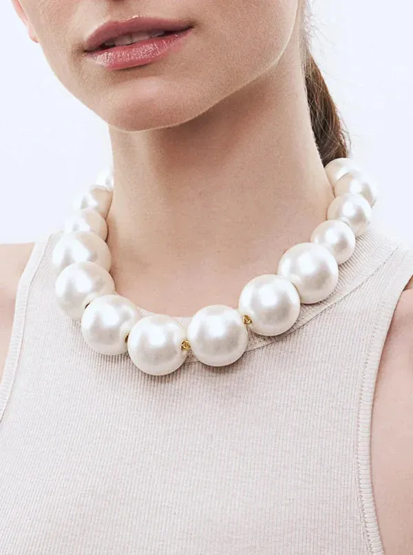 Elegant Vanessa Baroni Pearl Bead Necklace - Timeless Classic Jewelry Accessory