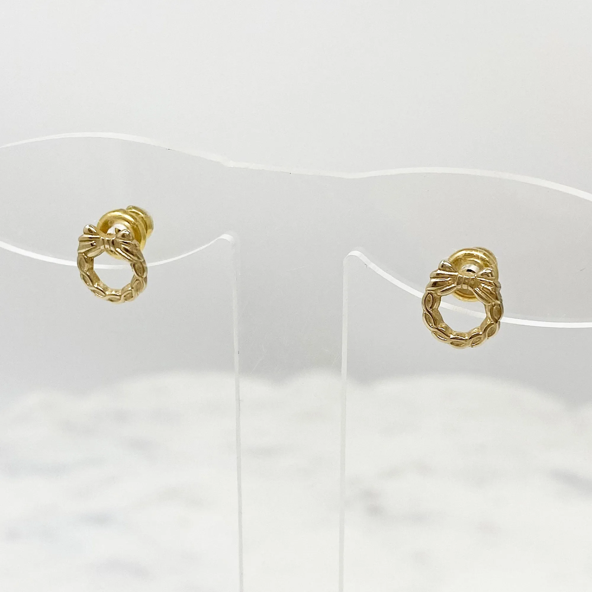 VINCENZO vintage gold tone wreath studs